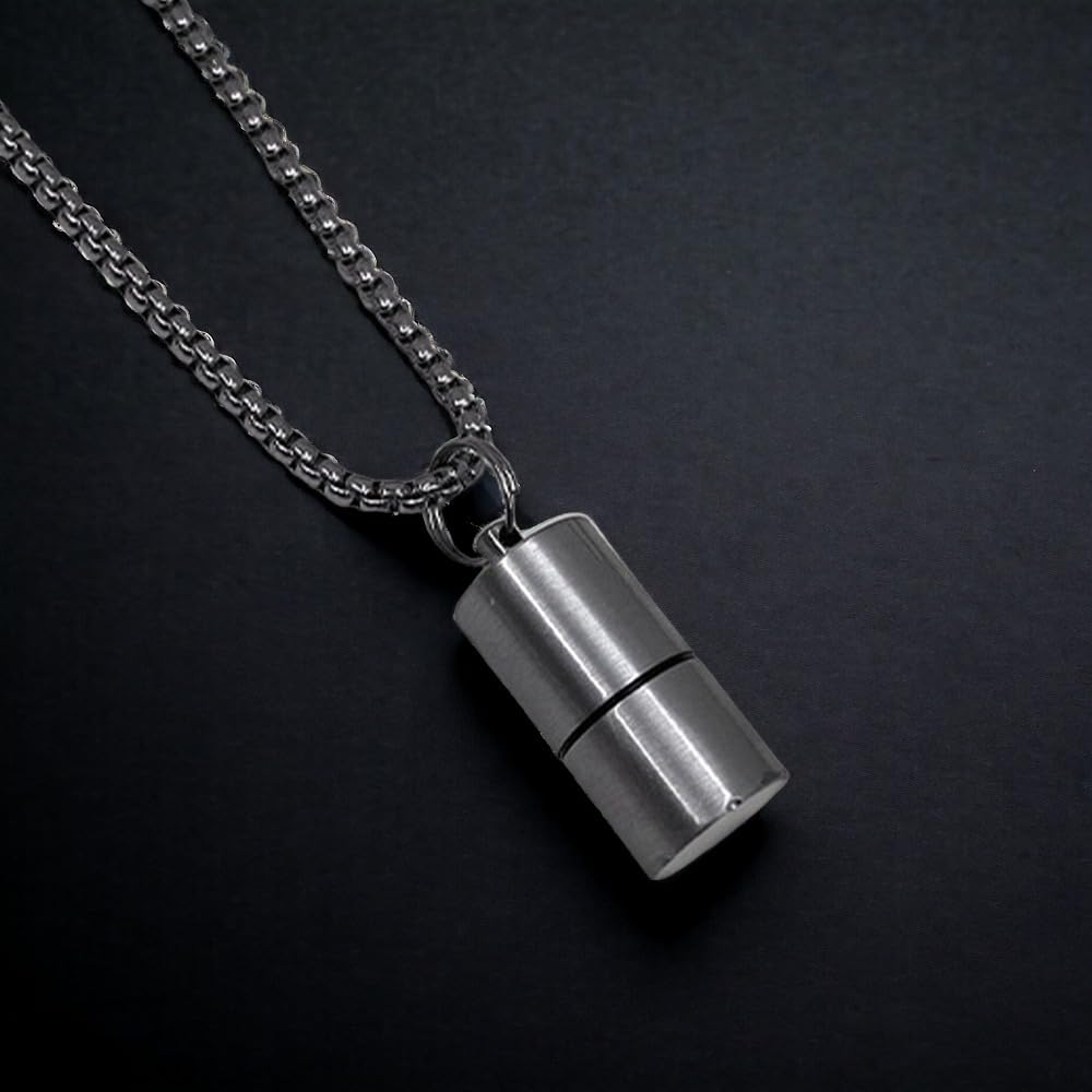 Vintage Necklace Lighter, Kerosene Lighter with Grinding Wheel, Soft Flame (No Gas) (Gold)