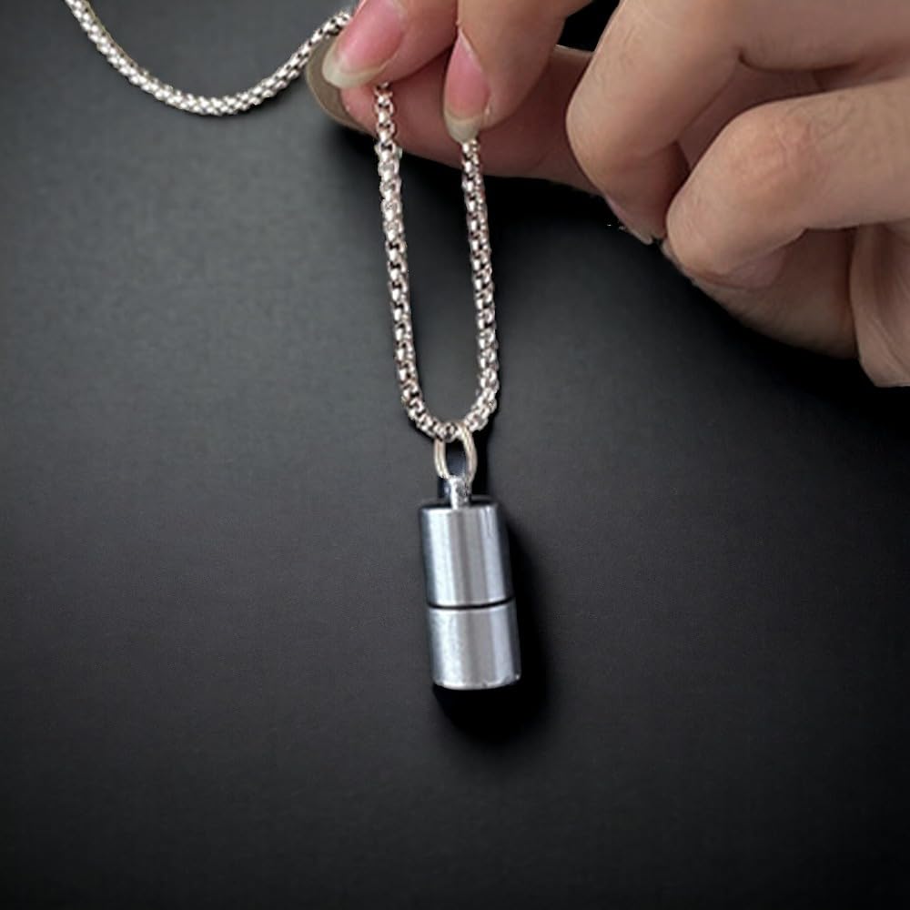 Vintage Necklace Lighter, Kerosene Lighter with Grinding Wheel, Soft Flame (No Gas) (Gold)